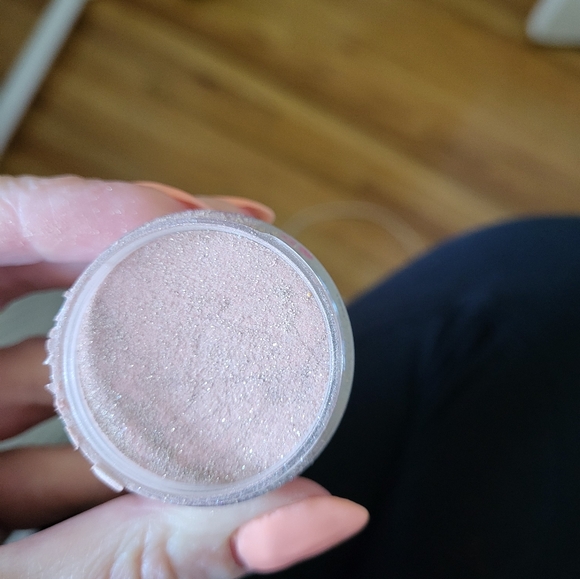 Bronze/rose gold shimmer nail dip - Picture 3 of 3